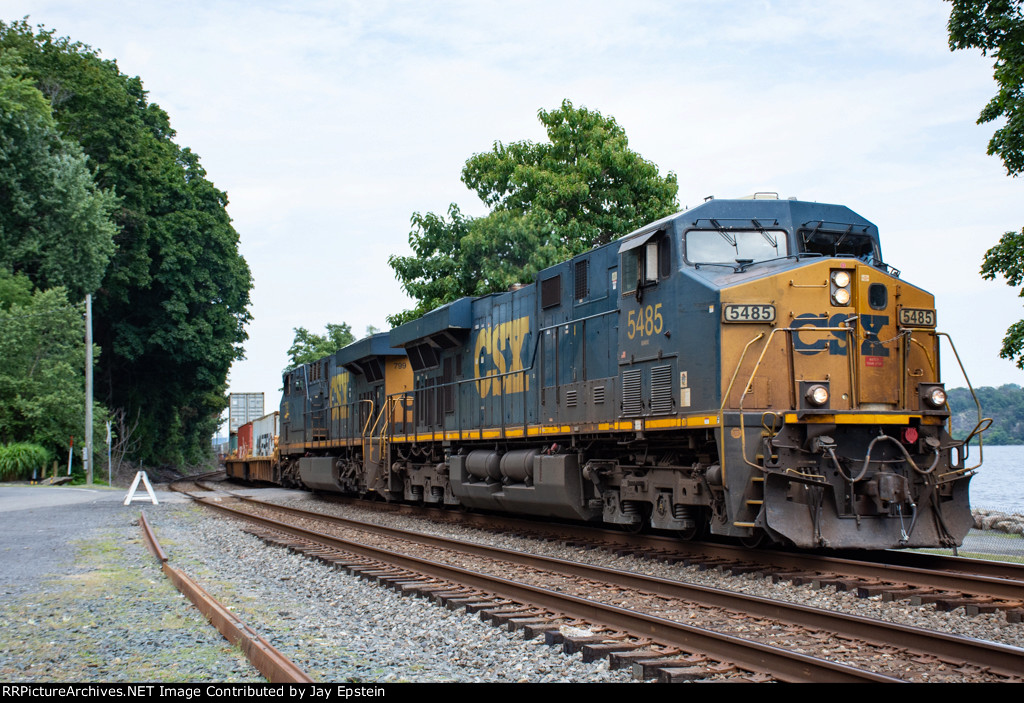 Two GE's lead I162 through Milton